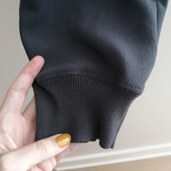 Aritzia Wilfred Crepe Buffon Jogger Pants Dark Gray Neutral Minimal XS - Picture 11 of 16